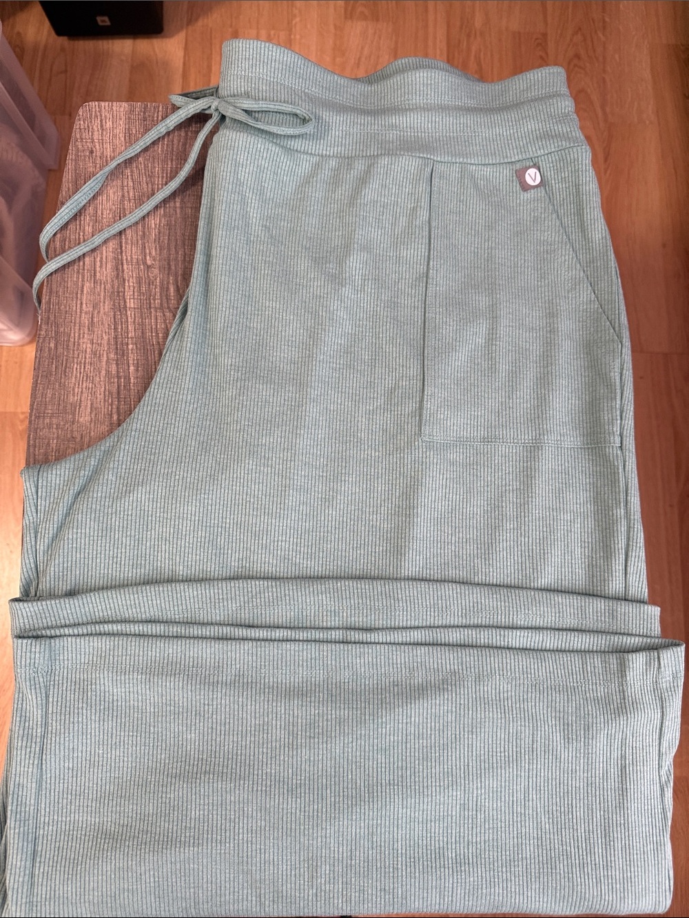 NWOT LIVI Active for Lane Bryant Wide Leg Crop Lounge, Active Pants Sz 22-24